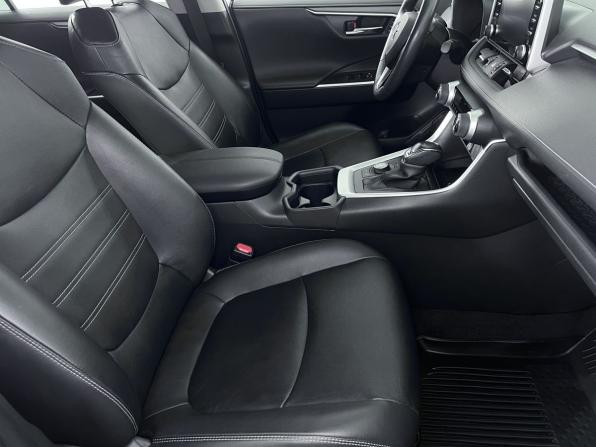 Toyota RAV4 V (XA50) с пробегом 2021 года, цена 3 690 000 рублей, 81400 км, внедорожник, Автокод Объявления