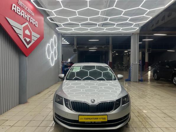 Skoda Octavia III (A7) Рестайлинг с пробегом 2017 года, цена 1 560 000 рублей, 130950 км, лифтбек, Автокод Объявления