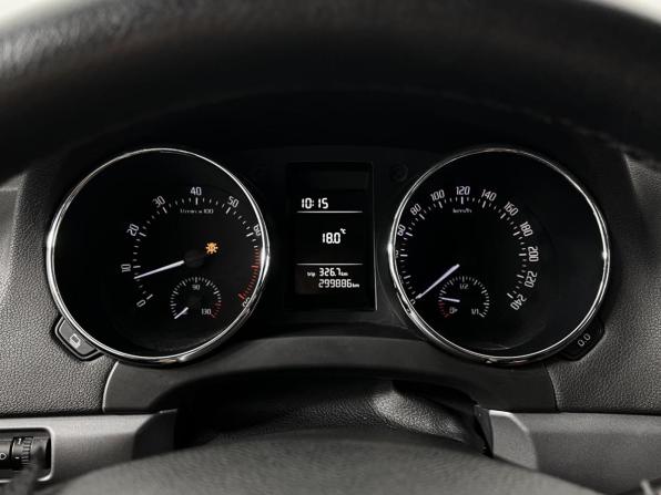 Skoda Yeti I с пробегом 2012 года, цена 729 900 рублей, 299886 км, внедорожник, Автокод Объявления