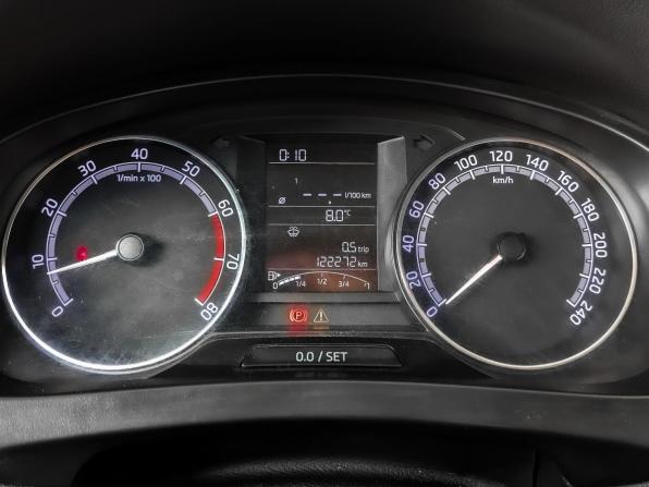 Skoda Rapid I Рестайлинг с пробегом 2019 года, цена 990 000 рублей, 122272 км, лифтбек, Автокод Объявления