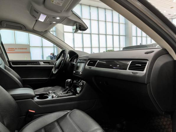 Volkswagen Touareg II Рестайлинг с пробегом 2016 года, цена 2 750 000 рублей, 246741 км, внедорожник, Автокод Объявления