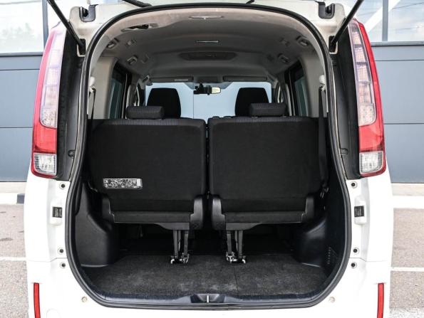 Toyota Noah III (R80) с пробегом 2014 года, цена 1 849 000 рублей, 268897 км, минивэн, Автокод Объявления