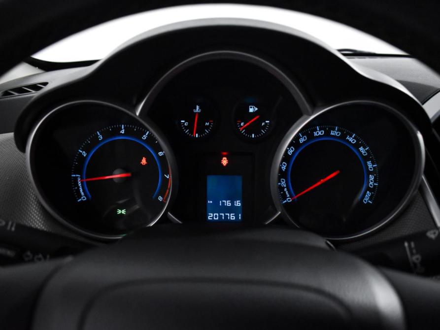 Chevrolet Cruze I Рестайлинг Санкт-Петербург  - изображение 18