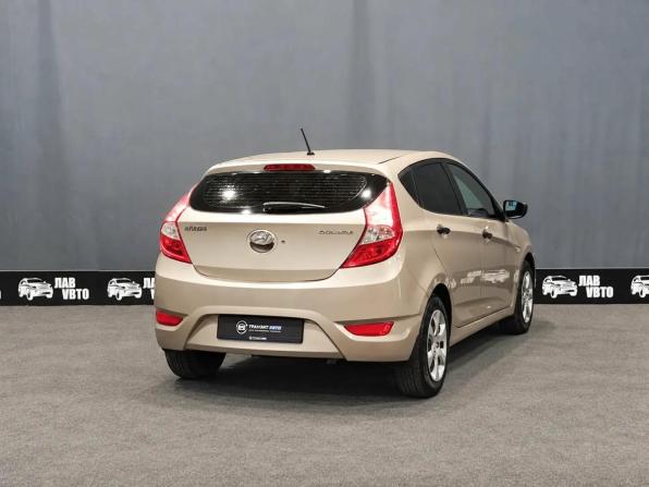 Hyundai Solaris I с пробегом 2012 года, цена 669 000 рублей, 130000 км, седан, Автокод Объявления