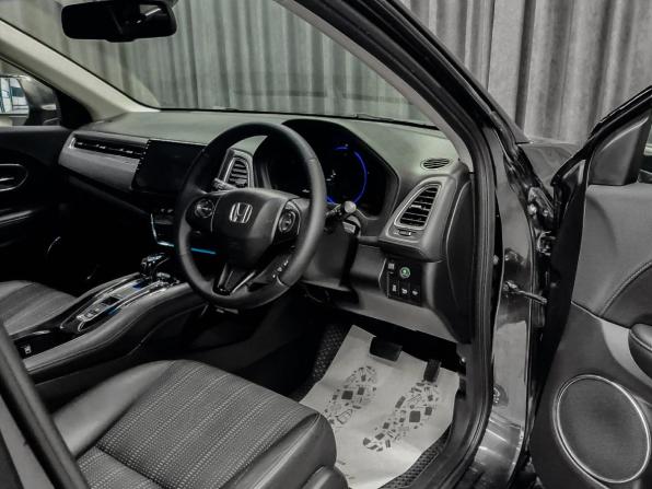 Honda Vezel I с пробегом 2014 года, цена 1 349 000 рублей, 155000 км, внедорожник, Автокод Объявления
