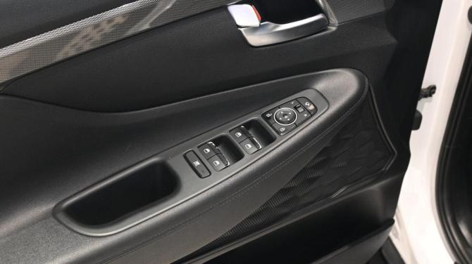 Hyundai Santa Fe III Рестайлинг с пробегом 2018 года, цена 2 025 000 рублей, 193221 км, внедорожник, Автокод Объявления