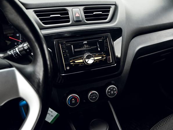 Kia Rio III Рестайлинг с пробегом 2015 года, цена 1 169 000 рублей, 70693 км, хэтчбек, Автокод Объявления