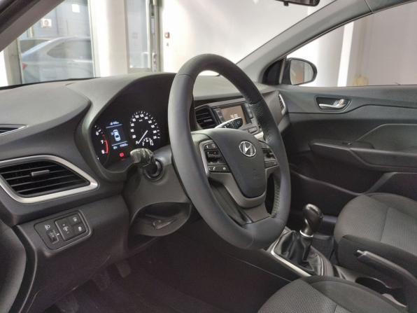 Hyundai Solaris II с пробегом 2017 года, цена 1 050 000 рублей, 173533 км, седан, Автокод Объявления