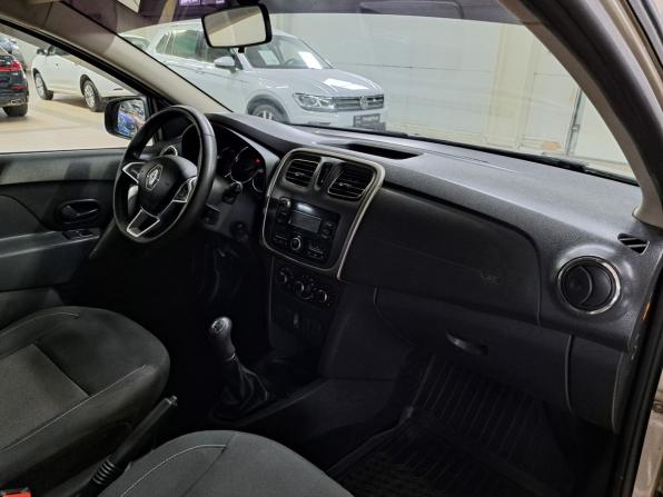 Renault Logan II Рестайлинг с пробегом 2020 года, цена 1 095 000 рублей, 131671 км, седан, Автокод Объявления