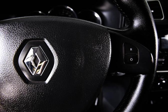 Renault Logan II с пробегом 2018 года, цена 849 000 рублей, 140081 км, седан, Автокод Объявления