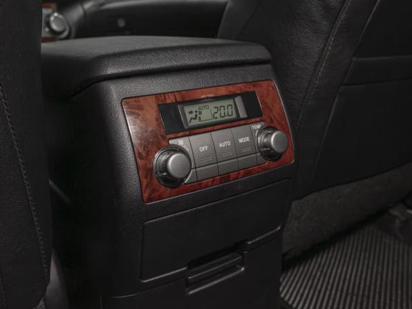 Toyota Highlander II (XU40) Рестайлинг с пробегом 2013 года, цена 1 220 000 рублей, 304662 км, внедорожник, Автокод Объявления