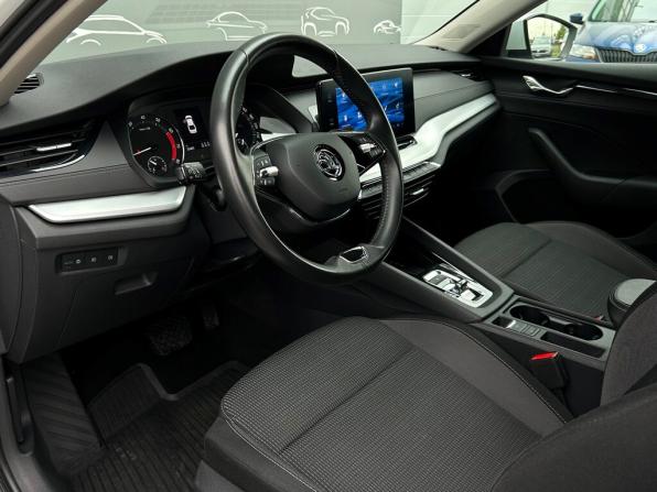 Skoda Octavia IV (A8) с пробегом 2021 года, цена 2 476 700 рублей, 33405 км, лифтбек, Автокод Объявления