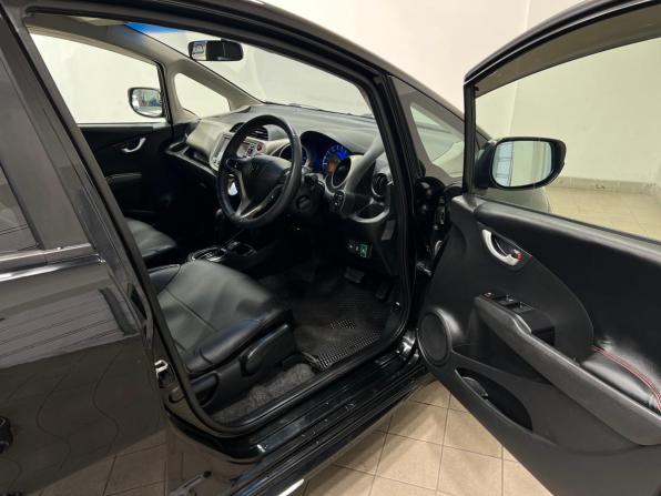 Honda Fit II с пробегом 2011 года, цена 820 000 рублей, 153256 км, хэтчбек, Автокод Объявления