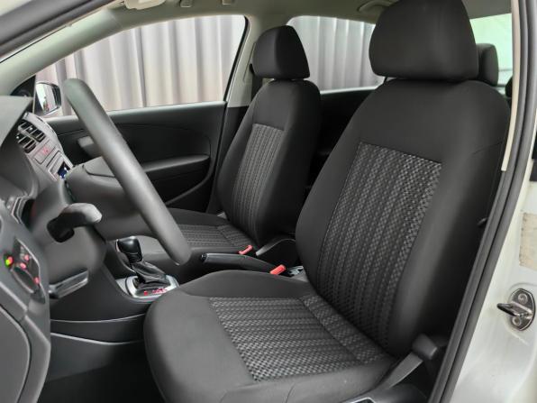 Volkswagen Polo V Рестайлинг с пробегом 2018 года, цена 973 000 рублей, 128649 км, седан, Автокод Объявления