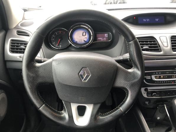Renault Fluence I Рестайлинг с пробегом 2013 года, цена 575 000 рублей, 250965 км, седан, Автокод Объявления
