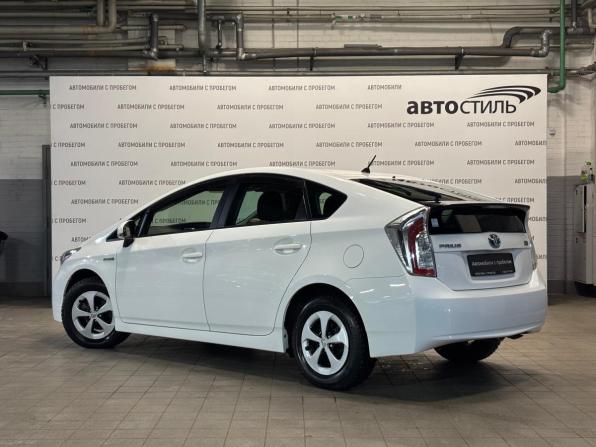 Toyota Prius III Рестайлинг (XW30) с пробегом 2014 года, цена 1 219 000 рублей, 150000 км, лифтбек, Автокод Объявления