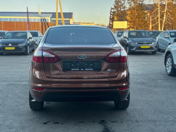 Ford Fiesta Mk6 Рестайлинг с пробегом 2015 года, цена 850 000 рублей, 151000 км, седан, Автокод Объявления