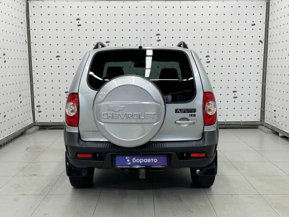 Chevrolet Niva I Рестайлинг с пробегом 2017 года, цена 799 000 рублей, 140749 км, внедорожник, Автокод Объявления