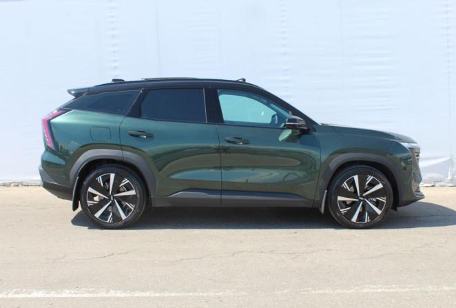 Geely Atlas II с пробегом 2025 года, цена 3 550 000 рублей, 2598 км, внедорожник, Автокод Объявления