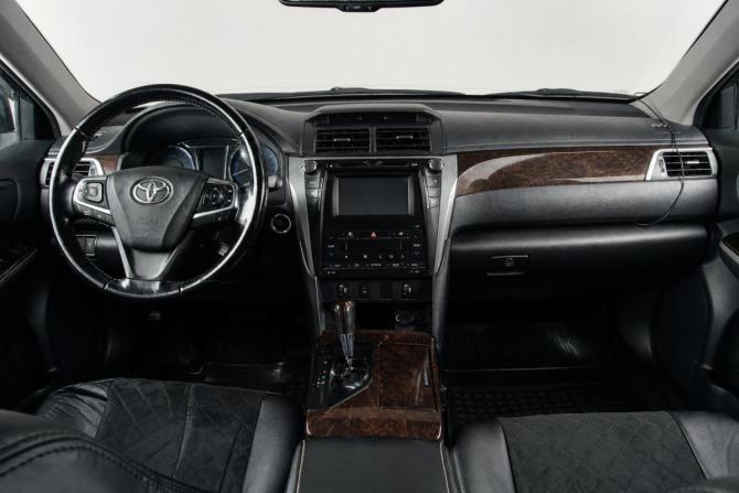 Toyota Camry VII (XV50) Рестайлинг с пробегом 2015 года, цена 1 879 000 рублей, 211000 км, седан, Автокод Объявления