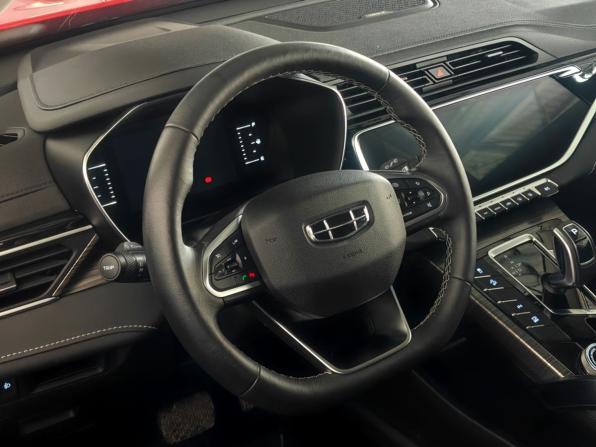 Geely Atlas Pro с пробегом 2023 года, цена 2 100 000 рублей, 49400 км, внедорожник, Автокод Объявления