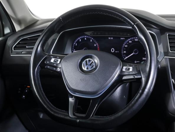 Volkswagen Tiguan II с пробегом 2017 года, цена 2 450 000 рублей, 123730 км, внедорожник, Автокод Объявления
