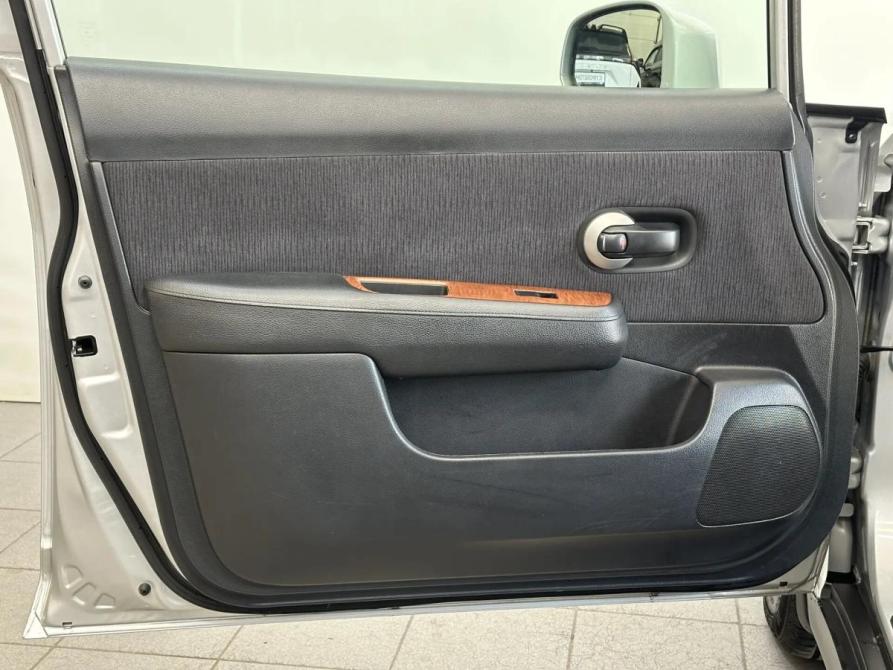 Nissan Tiida I Рестайлинг Барнаул  - изображение 23