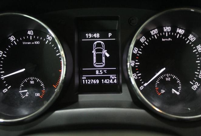 Skoda Yeti I Рестайлинг с пробегом 2013 года, цена 940 000 рублей, 112769 км, внедорожник, Автокод Объявления