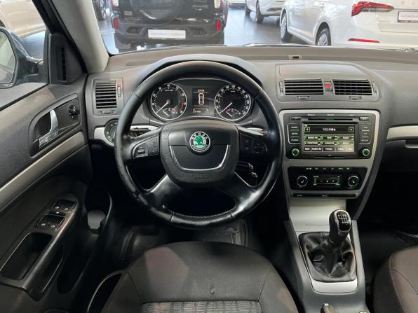 Skoda Octavia II (A5) Рестайлинг с пробегом 2011 года, цена 679 000 рублей, 237000 км, лифтбек, Автокод Объявления