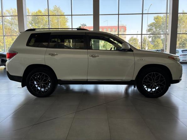 Toyota Highlander II (XU40) Рестайлинг с пробегом 2011 года, цена 1 725 000 рублей, 210000 км, внедорожник, Автокод Объявления