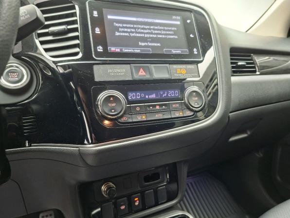 Mitsubishi Outlander III Рестайлинг 3 с пробегом 2018 года, цена 2 619 000 рублей, 107113 км, внедорожник, Автокод Объявления