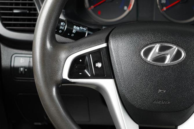 Hyundai Solaris I с пробегом 2014 года, цена 649 000 рублей, 304000 км, хэтчбек, Автокод Объявления