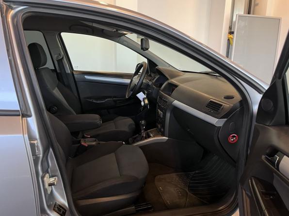 Opel Astra H с пробегом 2006 года, цена 375 000 рублей, 246142 км, хэтчбек, Автокод Объявления