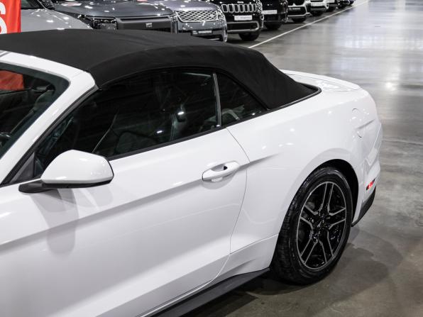 Ford Mustang VI Рестайлинг с пробегом 2021 года, цена 2 750 000 рублей, 118918 км, кабриолет, Автокод Объявления