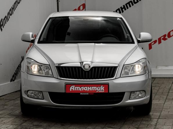 Skoda Octavia II (A5) Рестайлинг с пробегом 2009 года, цена 700 000 рублей, 244676 км, лифтбек, Автокод Объявления