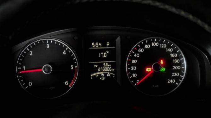 Volkswagen Caravelle T5 Рестайлинг с пробегом 2012 года, цена 1 790 000 рублей, 280000 км, минивэн, Автокод Объявления