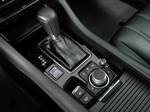 Mazda 6 III (GJ) Рестайлинг 2 с пробегом 2019 года, цена 2 499 000 рублей, 61215 км, седан, Автокод Объявления