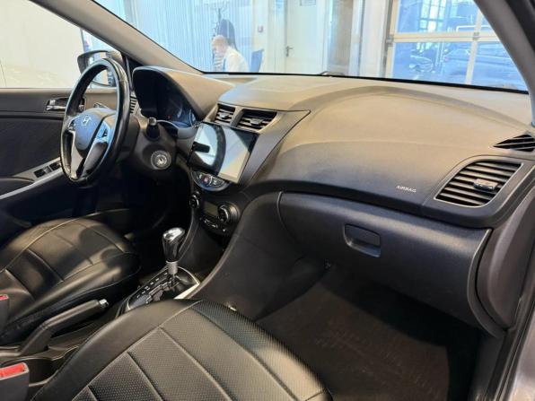 Hyundai Solaris I с пробегом 2012 года, цена 830 000 рублей, 172017 км, седан, Автокод Объявления