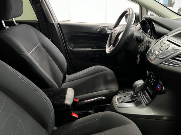 Ford Fiesta Mk6 Рестайлинг с пробегом 2018 года, цена 1 000 000 рублей, 53369 км, седан, Автокод Объявления