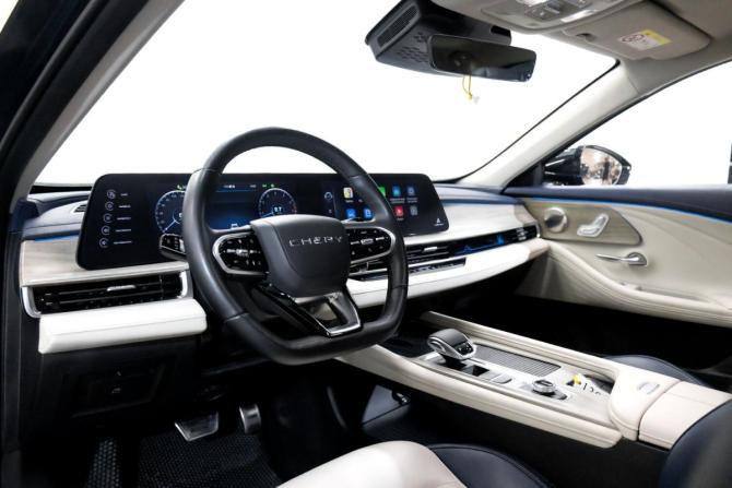Chery Arrizo 8 с пробегом 2023 года, цена 2 099 000 рублей, 49700 км, седан, Автокод Объявления
