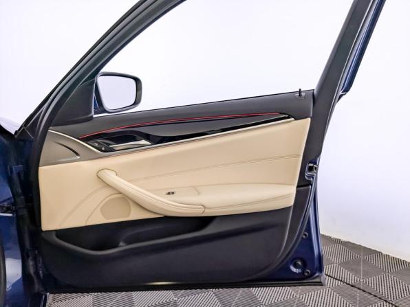 BMW 5 серии VII (G30/G31/G38) Рестайлинг с пробегом 2021 года, цена 4 450 000 рублей, 45578 км, седан, Автокод Объявления