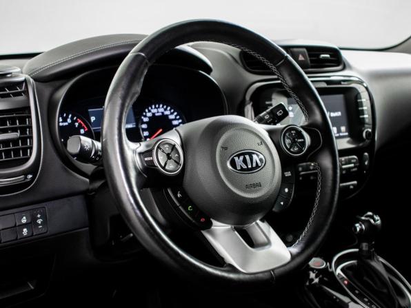 Kia Soul II Рестайлинг с пробегом 2017 года, цена 1 810 000 рублей, 27359 км, хэтчбек, Автокод Объявления