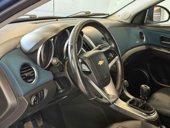 Chevrolet Cruze I Рестайлинг с пробегом 2012 года, цена 690 000 рублей, 269553 км, хэтчбек, Автокод Объявления