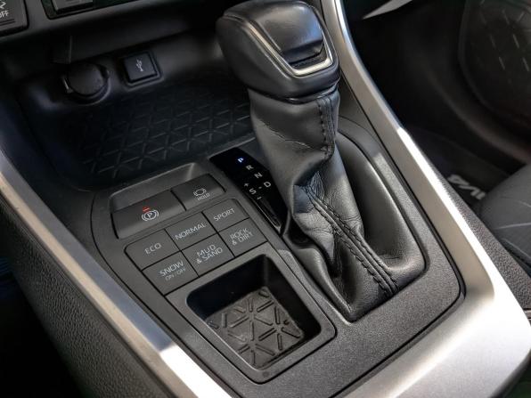 Toyota RAV4 V (XA50) с пробегом 2021 года, цена 3 795 000 рублей, 87087 км, внедорожник, Автокод Объявления