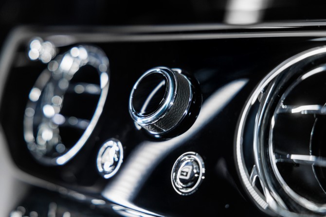 Новый Rolls-Royce Spectre 2023 года, цена 76 900 000 рублей, купе, Автокод Объявления