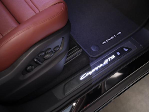 Porsche Cayenne III Рестайлинг с пробегом 2026 года, цена 24 999 000 рублей, 35 км, внедорожник, Автокод Объявления