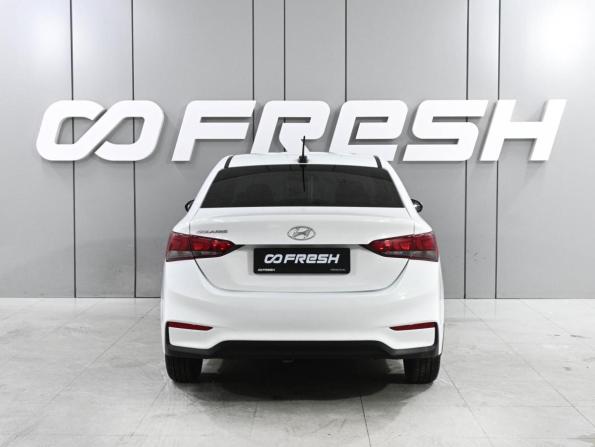 Hyundai Solaris II с пробегом 2018 года, цена 1 229 000 рублей, 176625 км, седан, Автокод Объявления