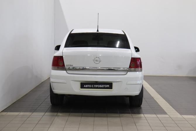 Opel Astra H Рестайлинг с пробегом 2013 года, цена 559 000 рублей, 214083 км, седан, Автокод Объявления