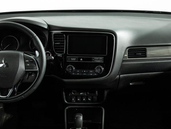 Mitsubishi Outlander III Рестайлинг 3 с пробегом 2020 года, цена 2 499 700 рублей, 111380 км, внедорожник, Автокод Объявления