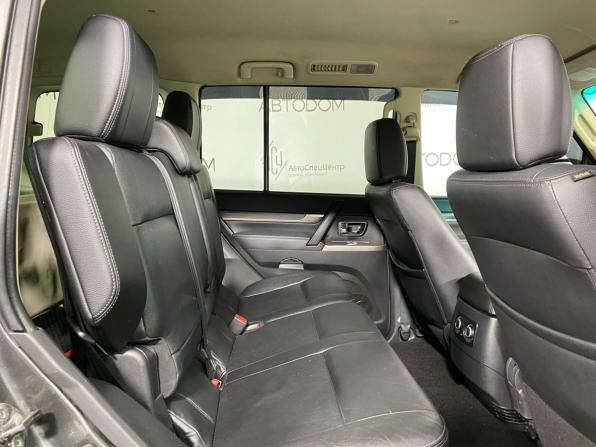 Mitsubishi Pajero IV Рестайлинг 2 с пробегом 2015 года, цена 2 575 000 рублей, 139976 км, внедорожник, Автокод Объявления